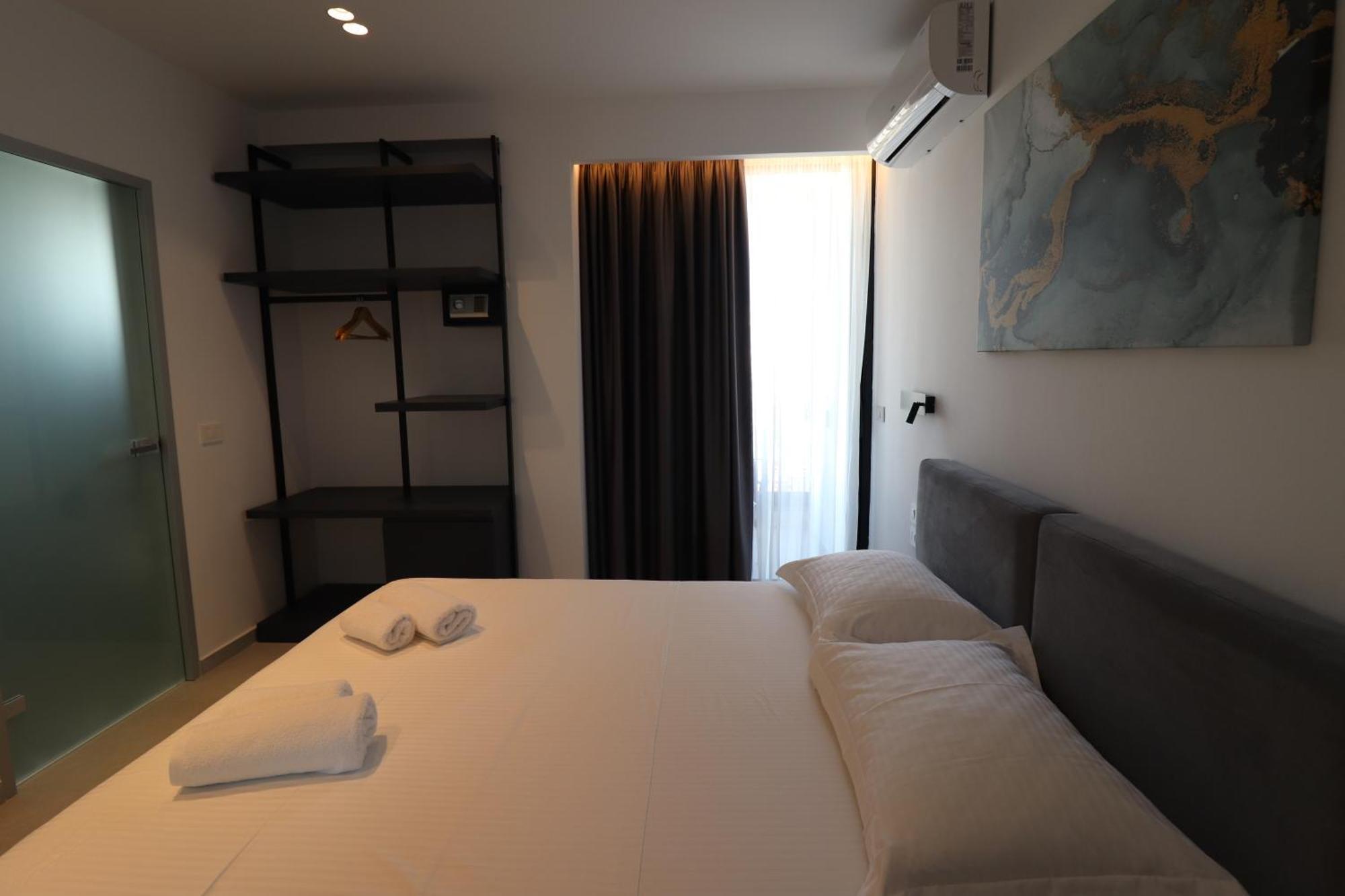 Adele Hotel Ksamil Exteriör bild