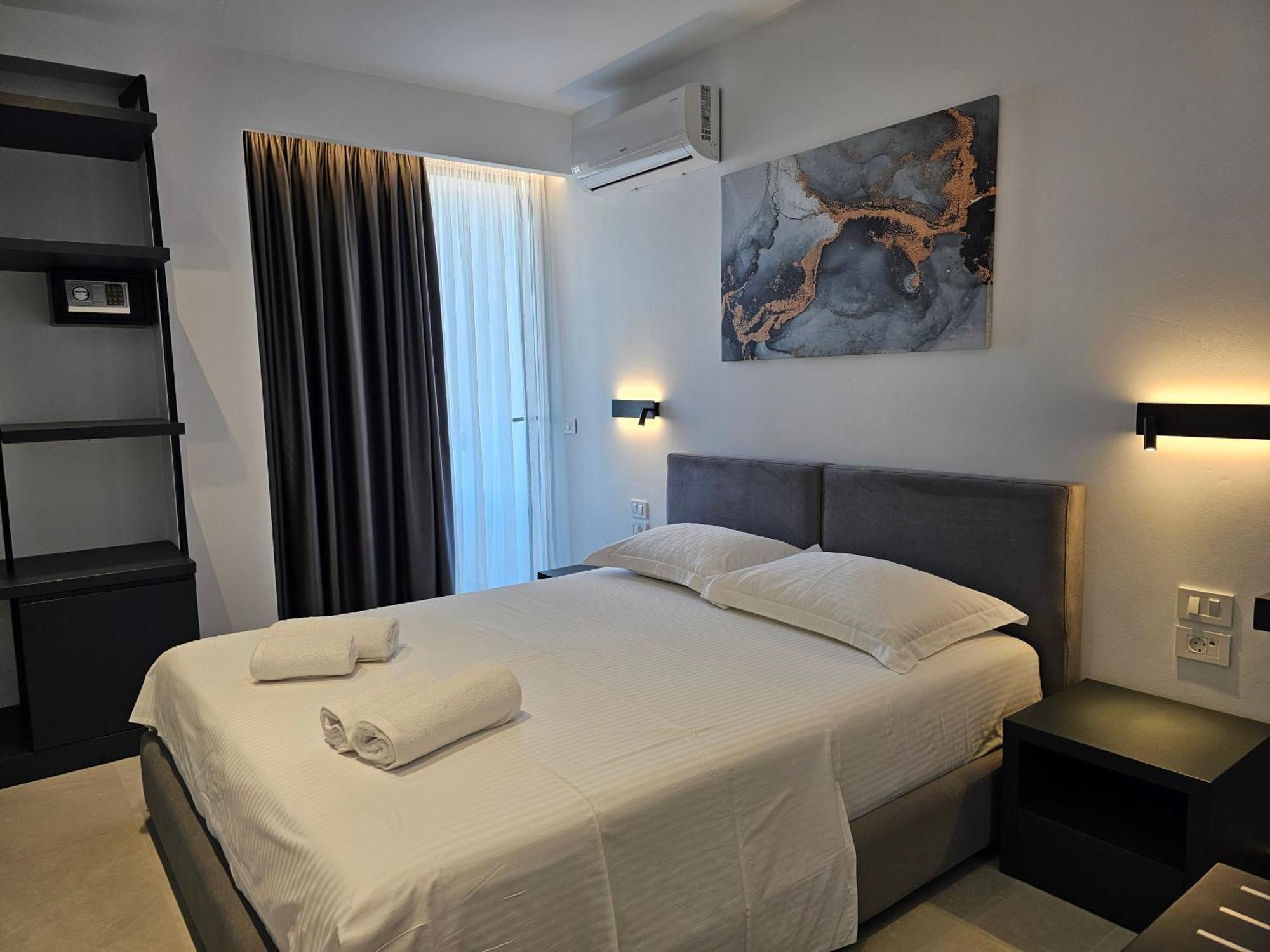 Adele Hotel Ksamil Exteriör bild