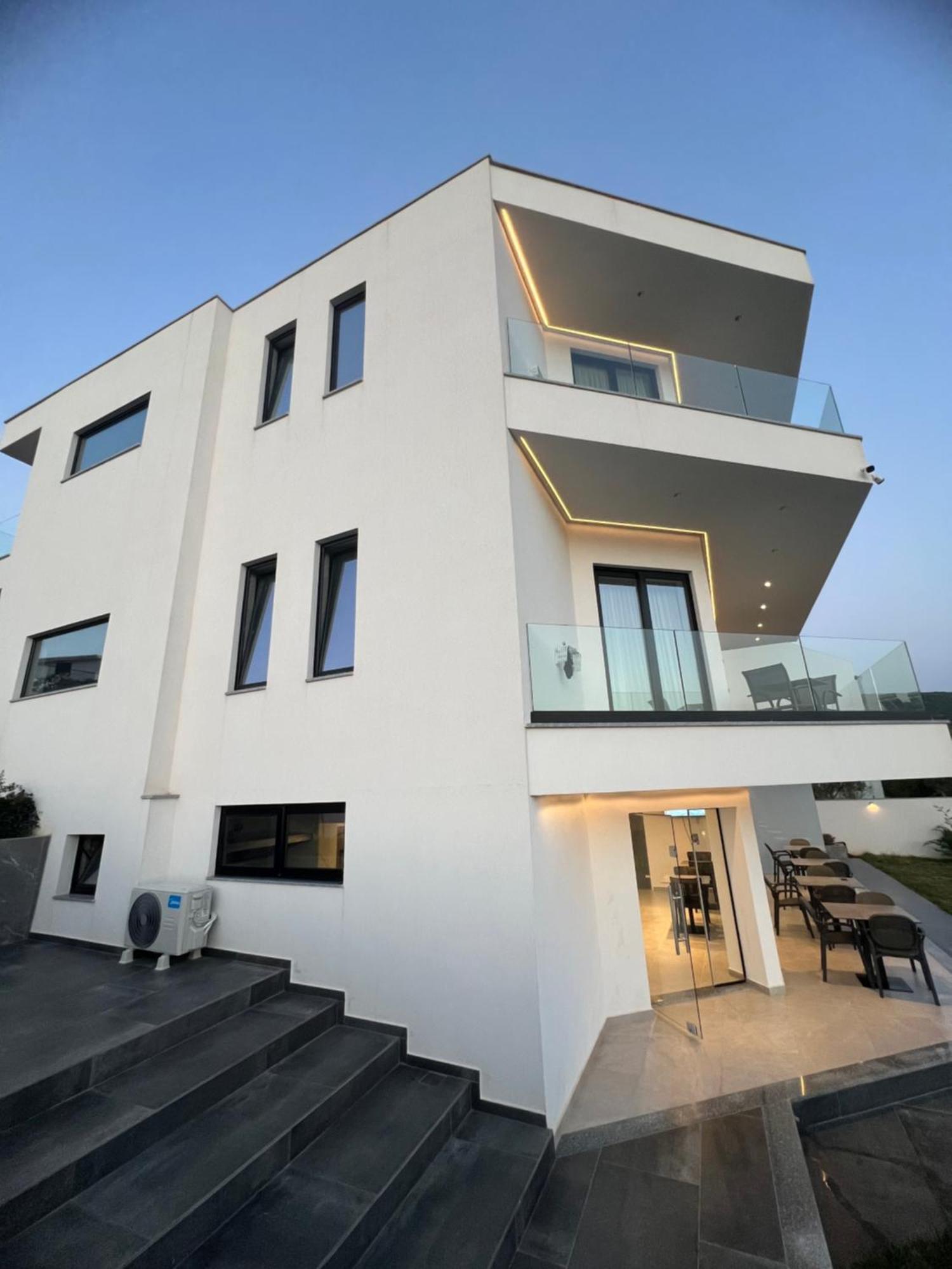 Adele Hotel Ksamil Exteriör bild